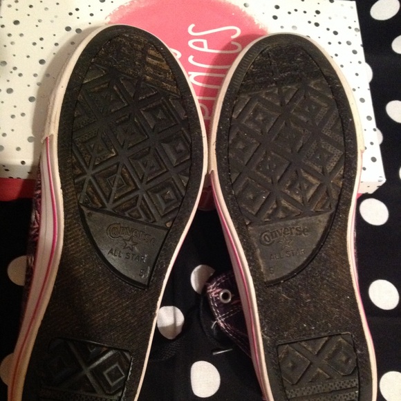 Converse 5! - Picture 4 of 5